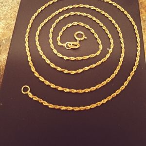 Solid 18k yellow gold classic thin rope chain. 17.25" long. Pretty and dainty